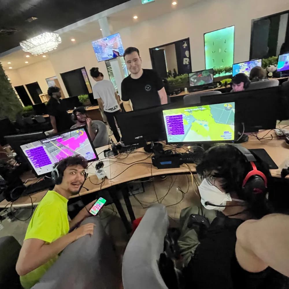 A competitive draft bracket in full swing